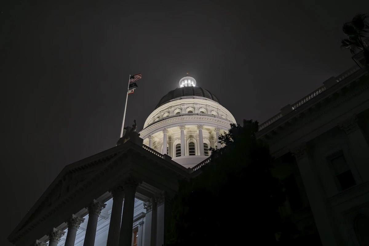 Row homes in Trenton, New Jersey representing properties facing foreclosure in Mercer County